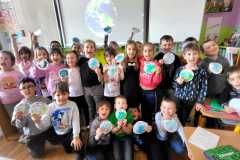 f5bf2d2c-f61c-450a-8209-7c07e03db872