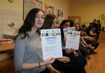 Osmáci dostali certifikáty za objevování techniky