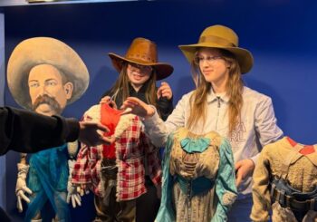 Dívky z 6.B vyrazily za loutkami do muzea